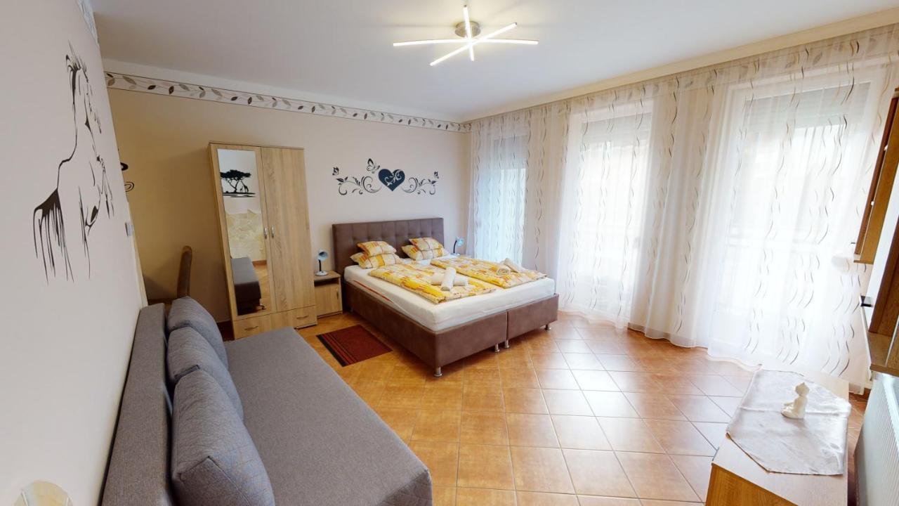 Cristian Apartman Hajduszoboszlo Exterior photo