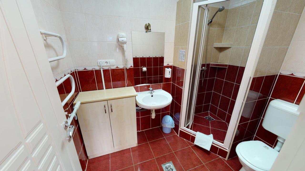 Cristian Apartman Hajduszoboszlo Exterior photo